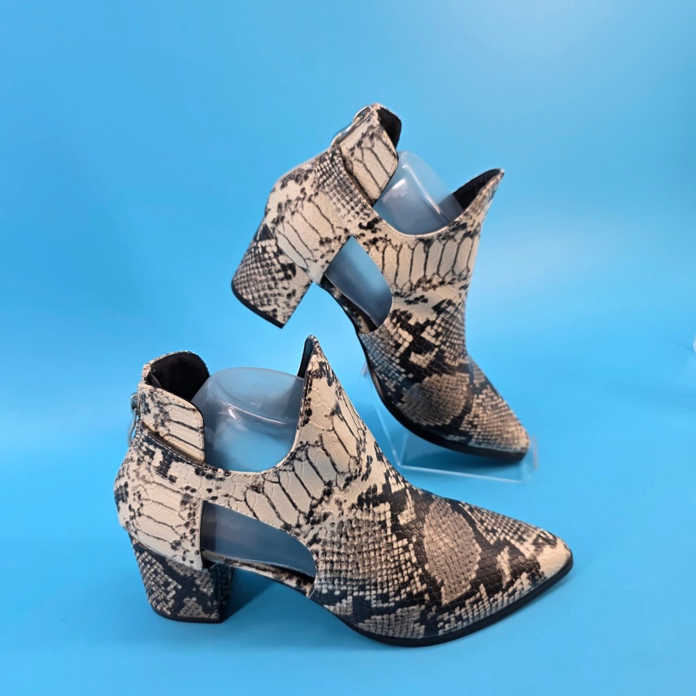 Fashion Nova Ancestry-N Snakeskin Print Cut Out Ankle Booties Grey Tan 6.5M‎
